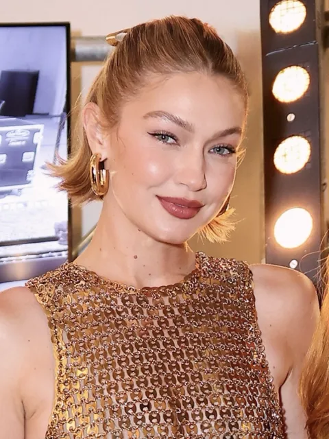Gigi Hadid, an example of Soft Autumn coloring