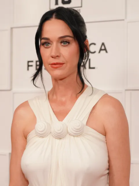 Katy Perry, an example of Deep Winter coloring
