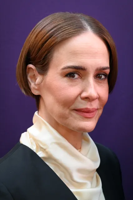 Sarah Paulson, an example of Soft Summer coloring